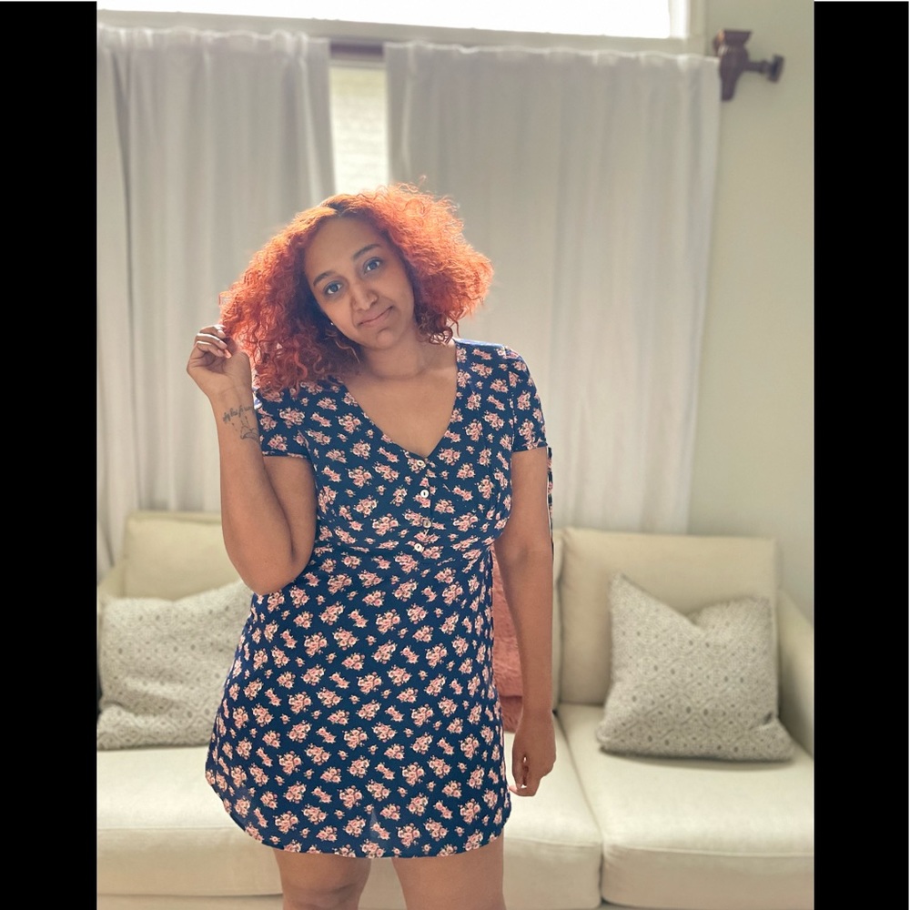 - Tie Sleeve Floral Print Button Down Dress